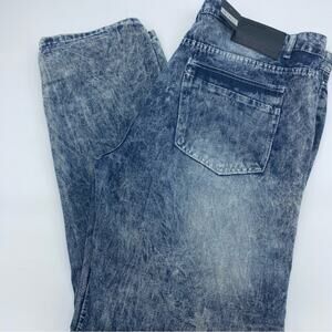 True Rock Distressed Jeans in‎ Size 42 x32